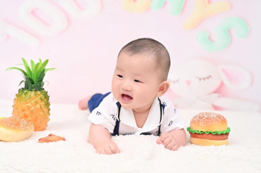 湖北八个月宝宝打嗝